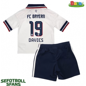 Bayern Munich Alphonso Davies #19 Bortaställ Barn 2026-27 Kortärmad (+ Korta byxor)